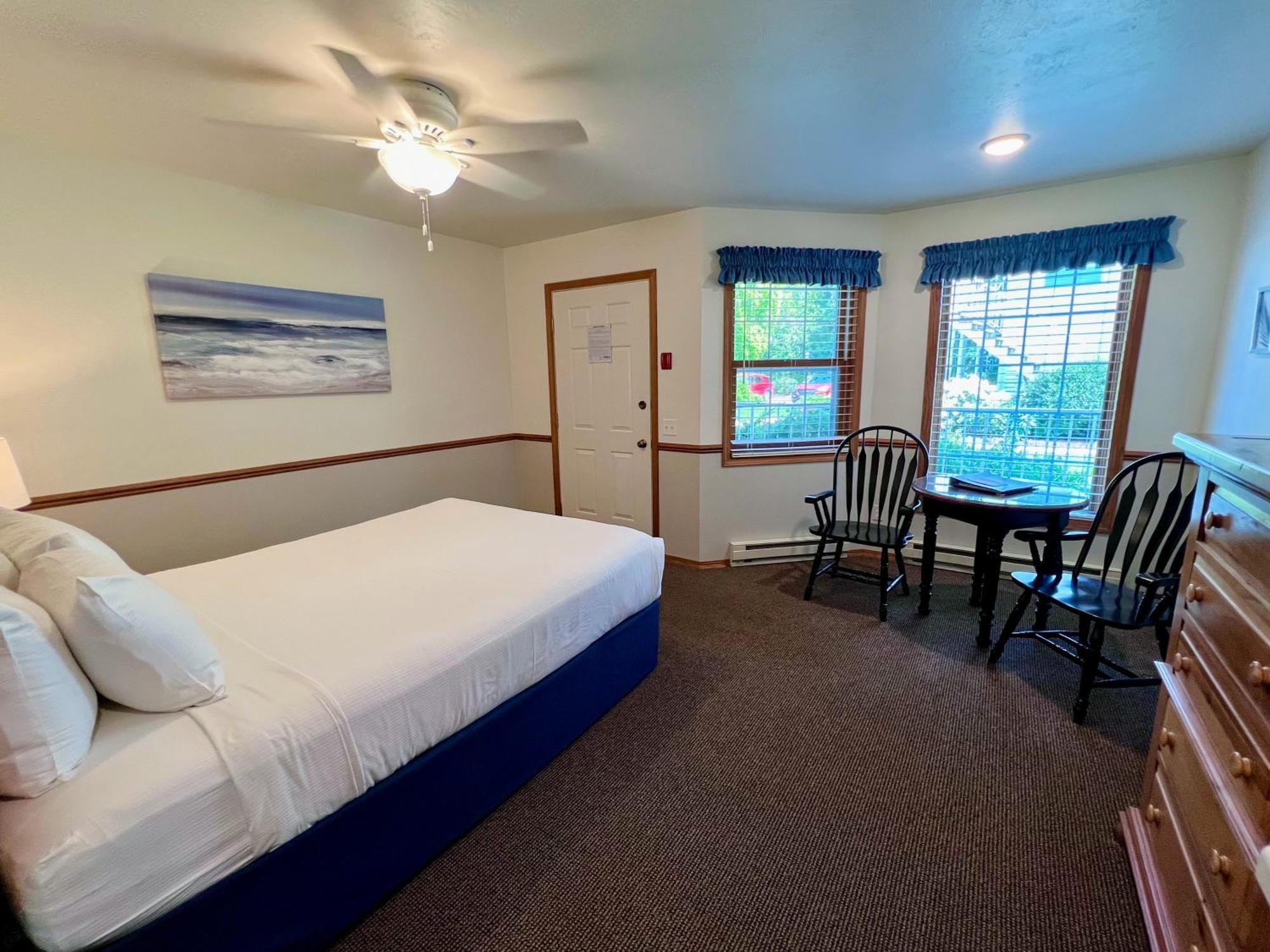 Bay Breeze Resort 에브라임 외부 사진